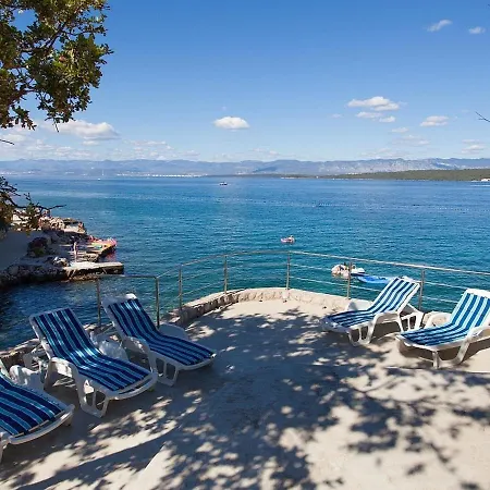 Apartmens M With Pool On The Πανσιόν