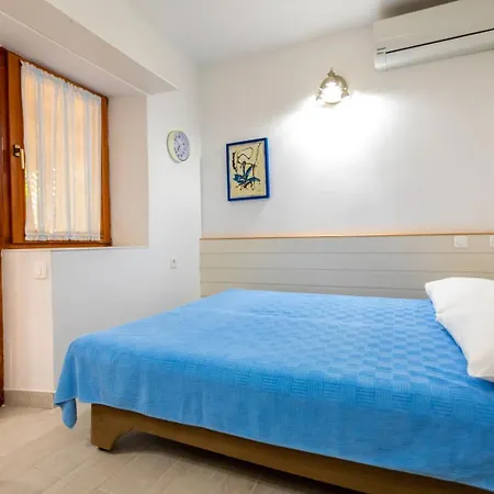 Apartmens M With Pool On The 3* Vantacici