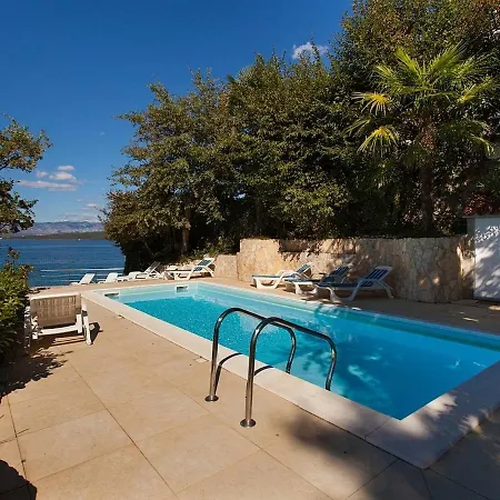 Πανσιόν Apartmens M With Pool On The Vantacici