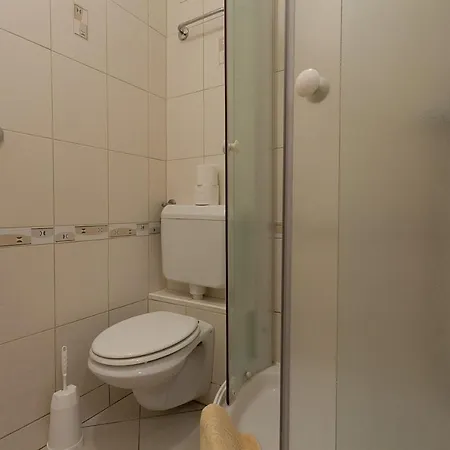 Apartmens M With Pool On The 3* Vantacici