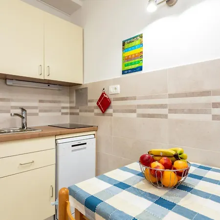 Apartmens M With Pool On The Penzion 3*