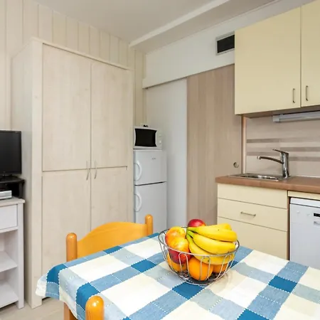 Πανσιόν Apartmens M With Pool On The Vantacici